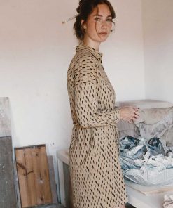 Vestido camisero beige con piedras de algodón ecológico